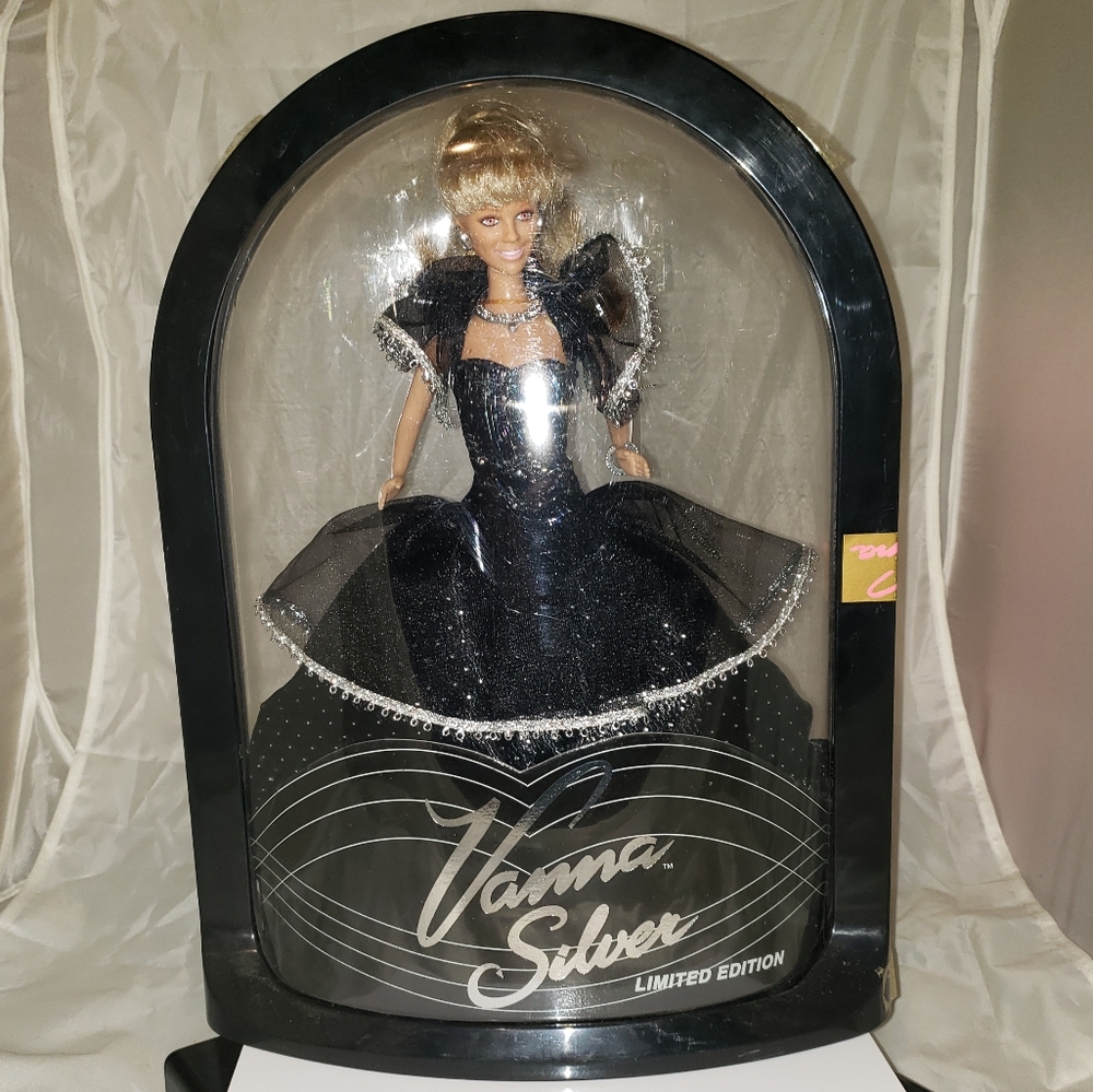 Vanna white collectors doll 1995